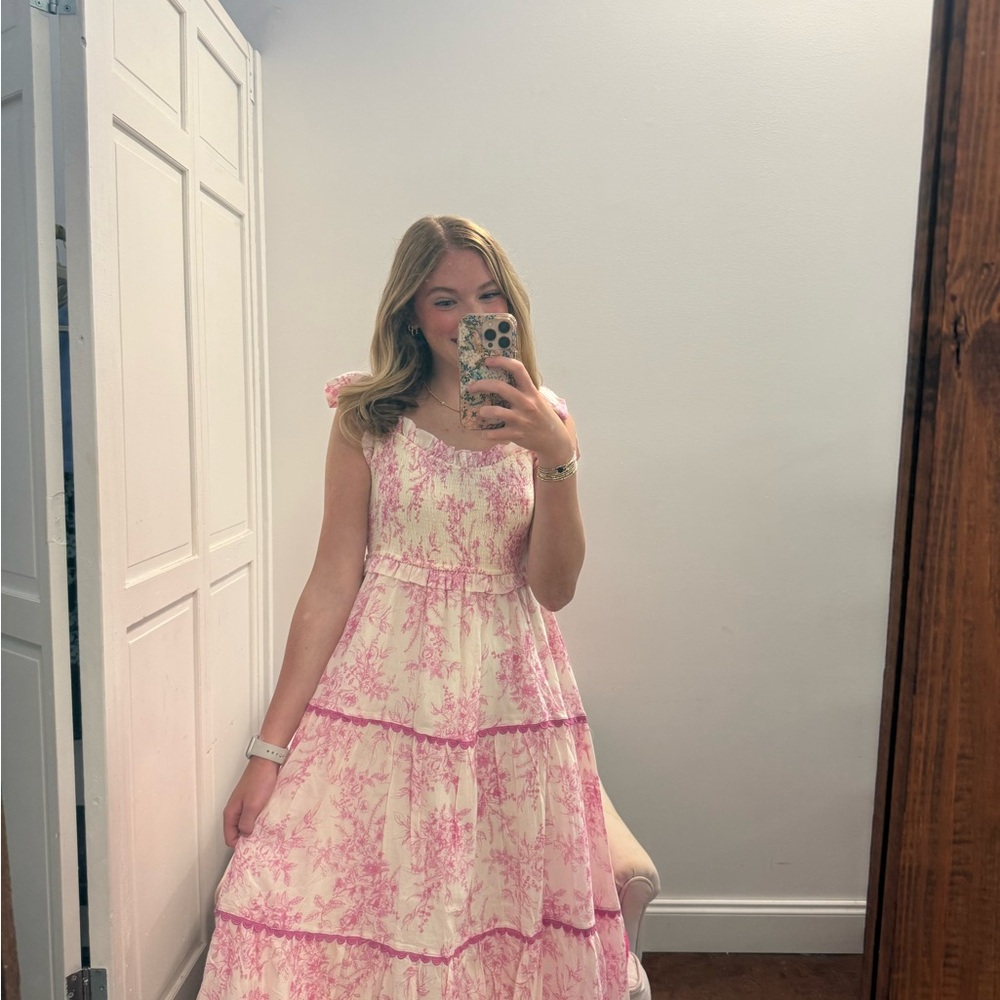 Pink Tiered Maxi Dress with V-Neck for Prom